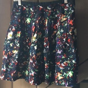 Gap multi-colored skirt with pockets!